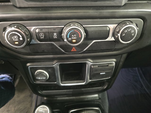 Used 2020 Jeep Wrangler Sport AWD/4WD image 19