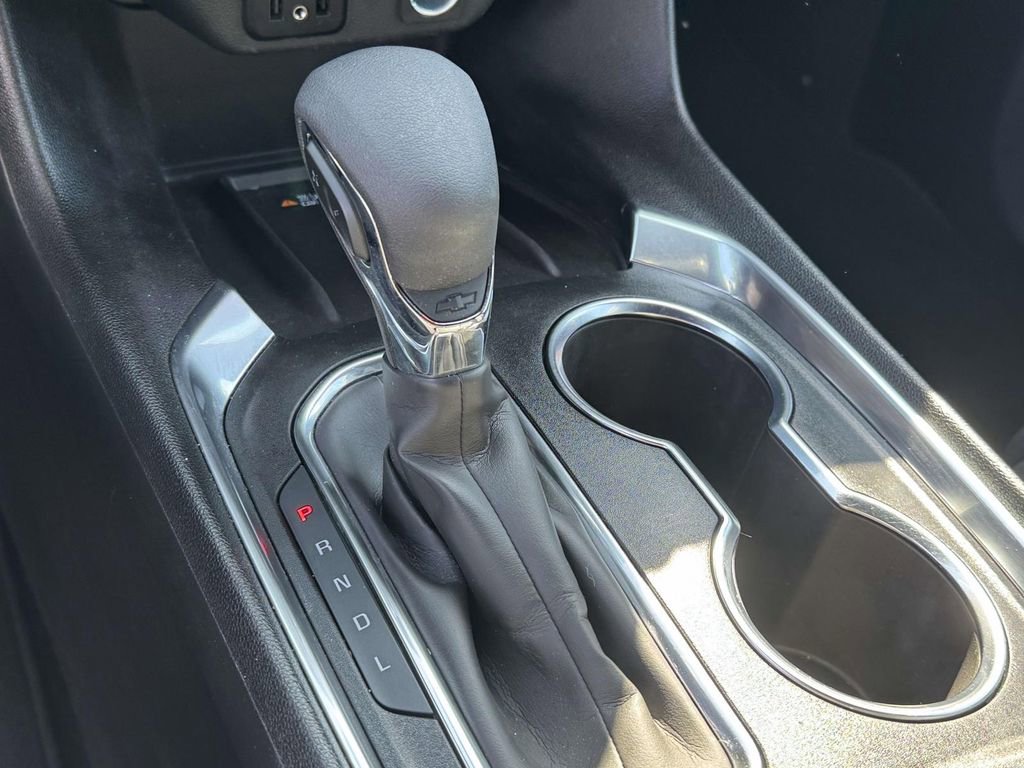 Used 2023 Chevrolet Traverse LT FWD image 26