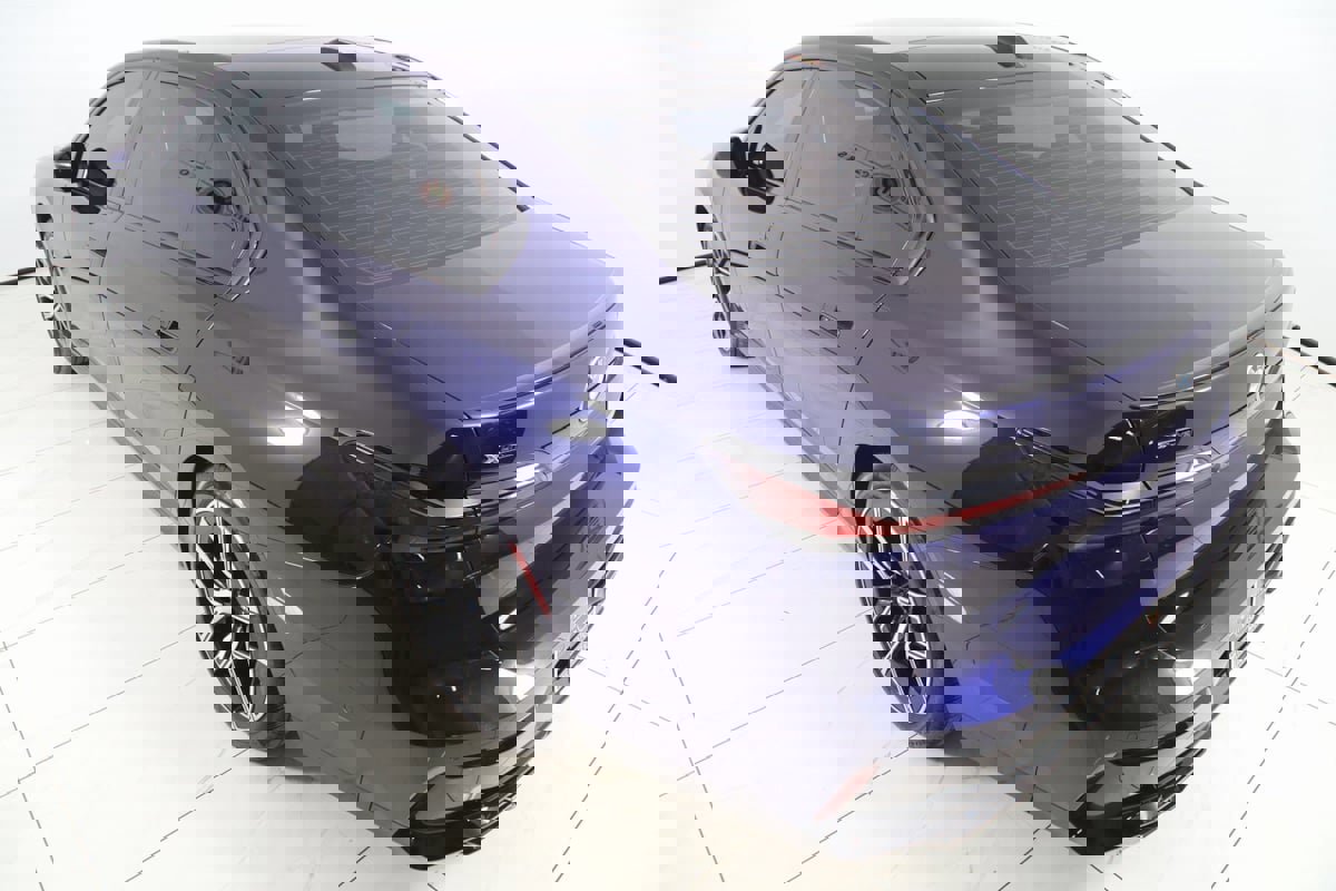 Used 2023 BMW 760i xDrive image 30