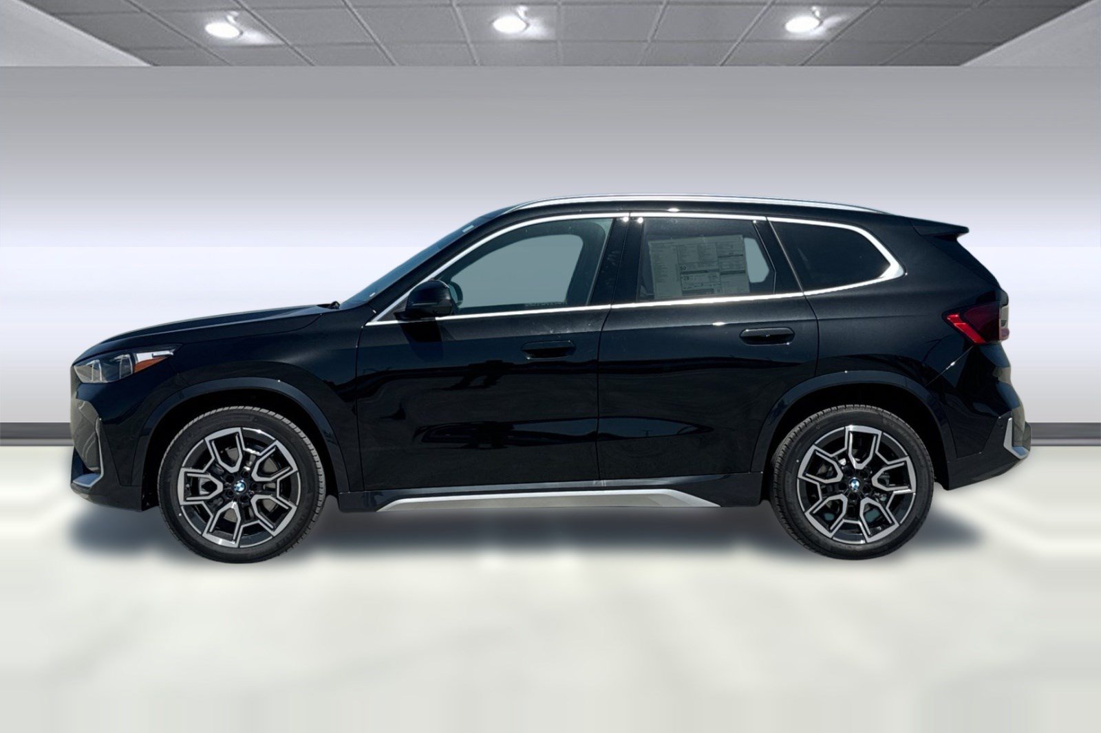 New 2026 BMW X1 xDrive28i w/ Technology Package AWD/4WD image 2