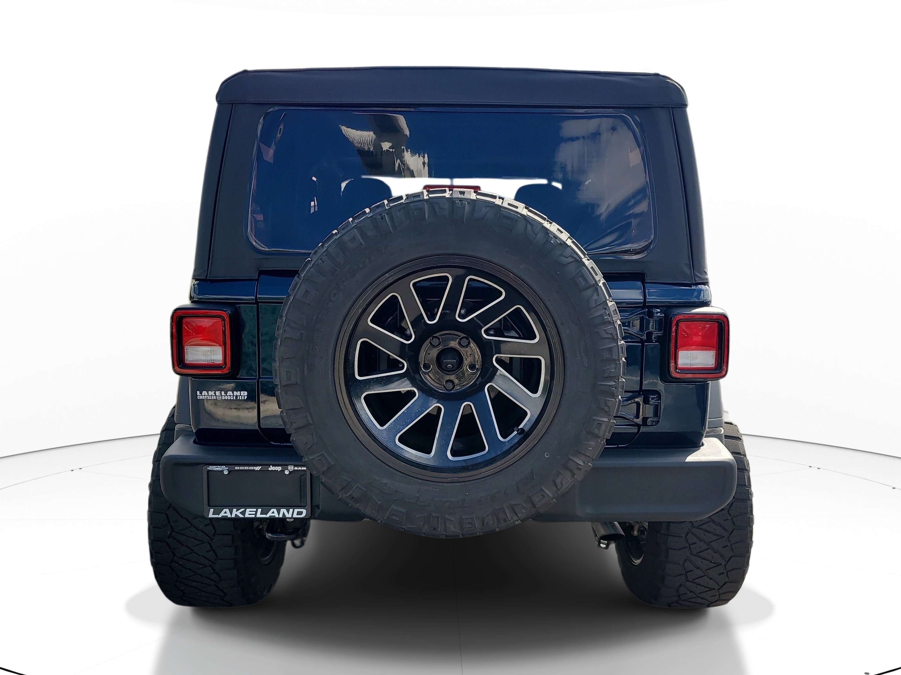 Used 2025 Jeep Wrangler Sport image 5