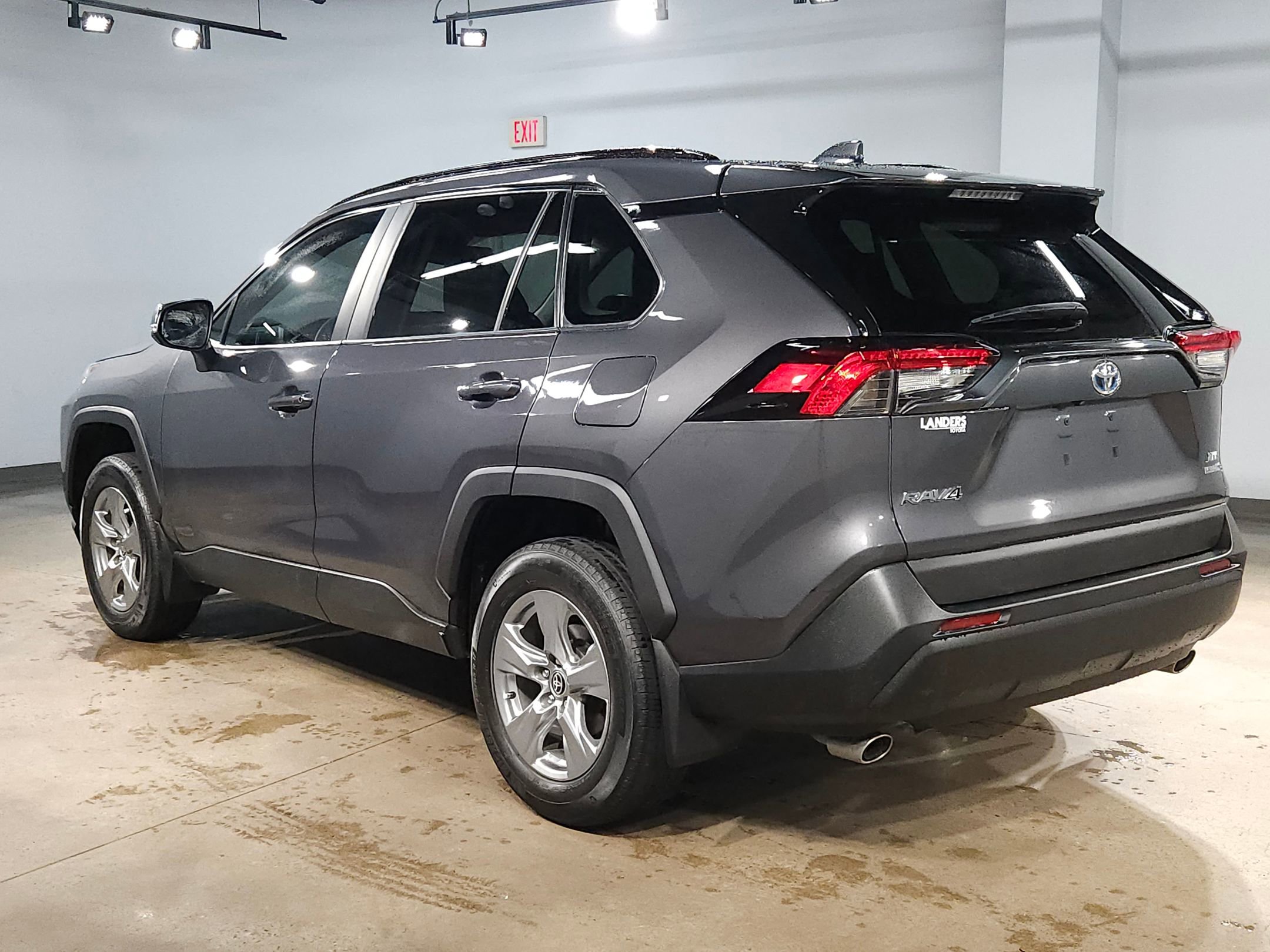 Used 2023 Toyota RAV4 XLE w/ Convenience Package AWD/4WD image 5
