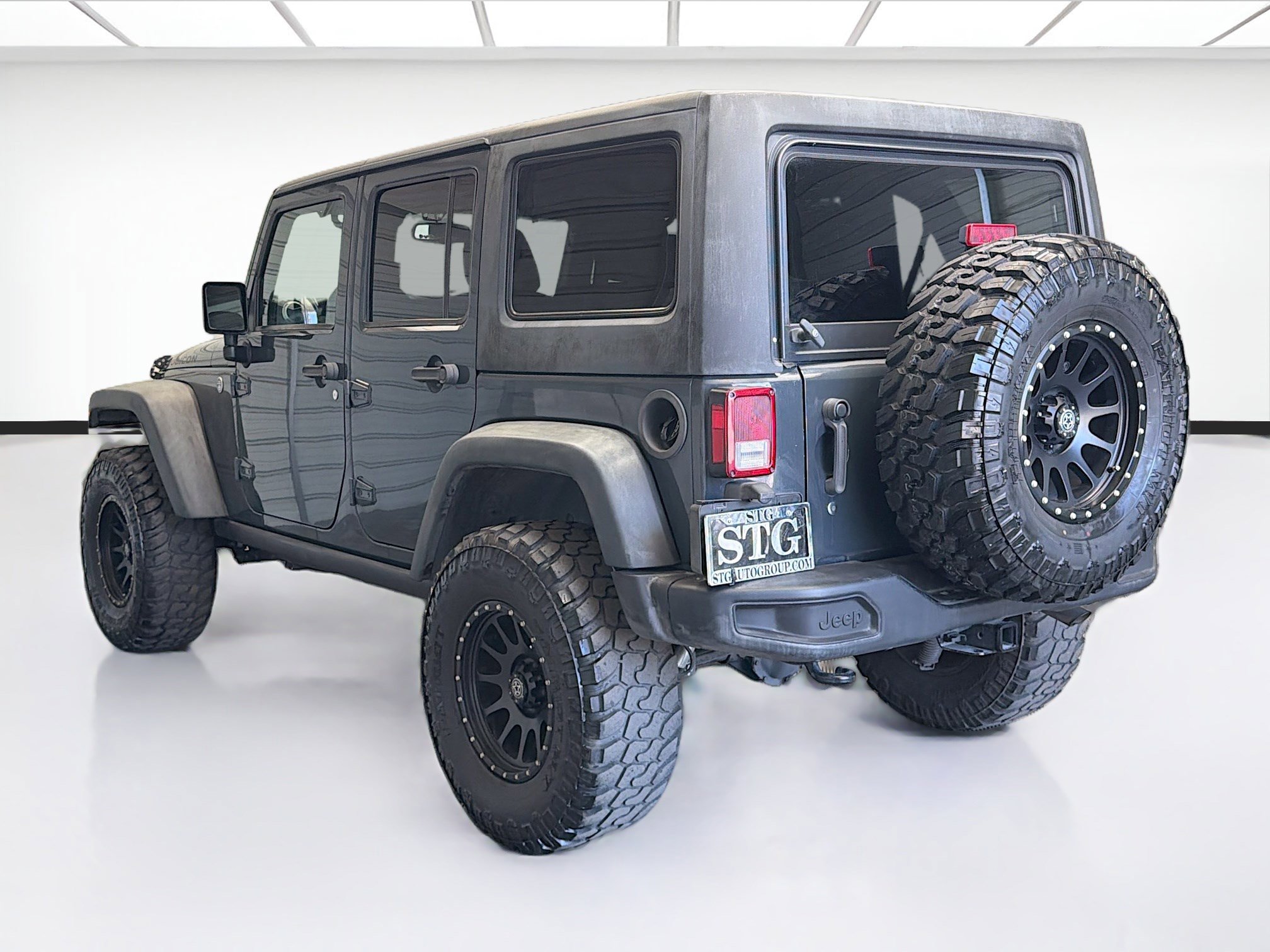Used 2016 Jeep Wrangler Unlimited Rubicon w/ Max Tow Package image 6
