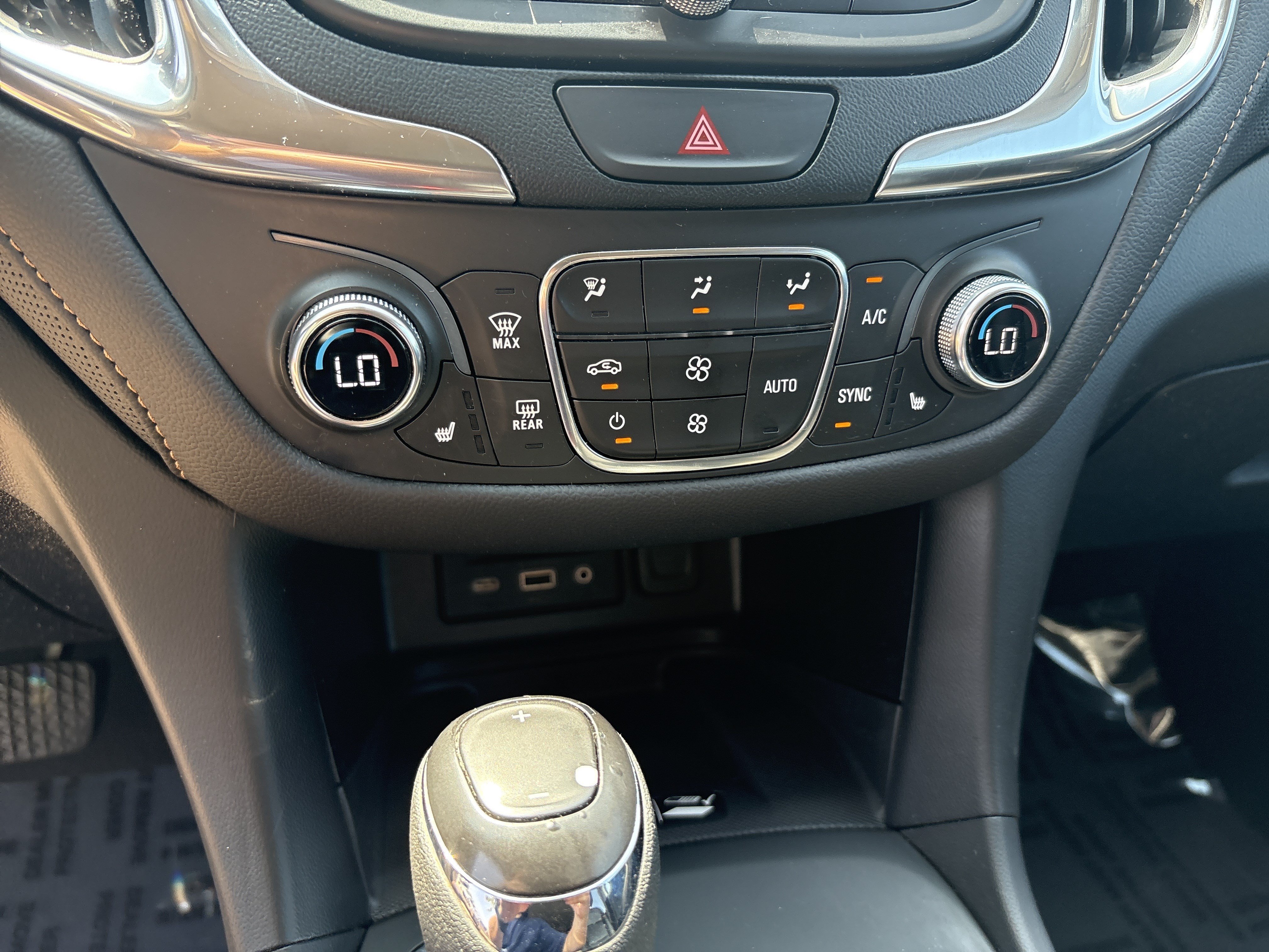 Used 2021 Chevrolet Equinox Premier w/ Redline Edition FWD image 23