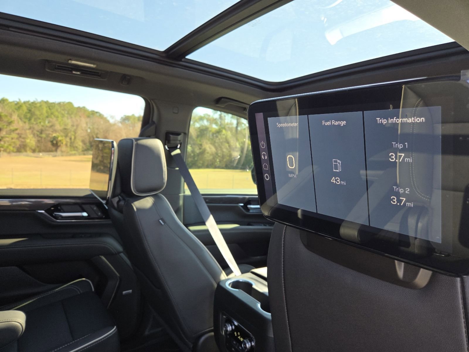 New 2026 GMC Yukon XL Elevation w/ Elevation Premium Package image 16