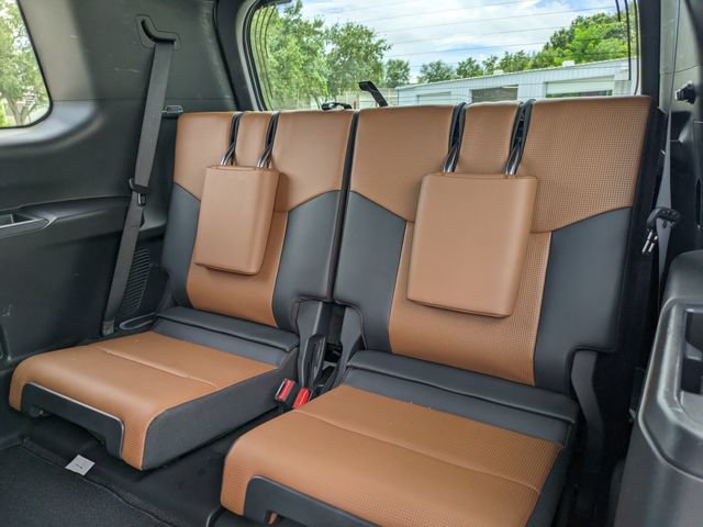 Used 2024 Lexus GX 550 w/ Cold Area Package AWD/4WD image 14
