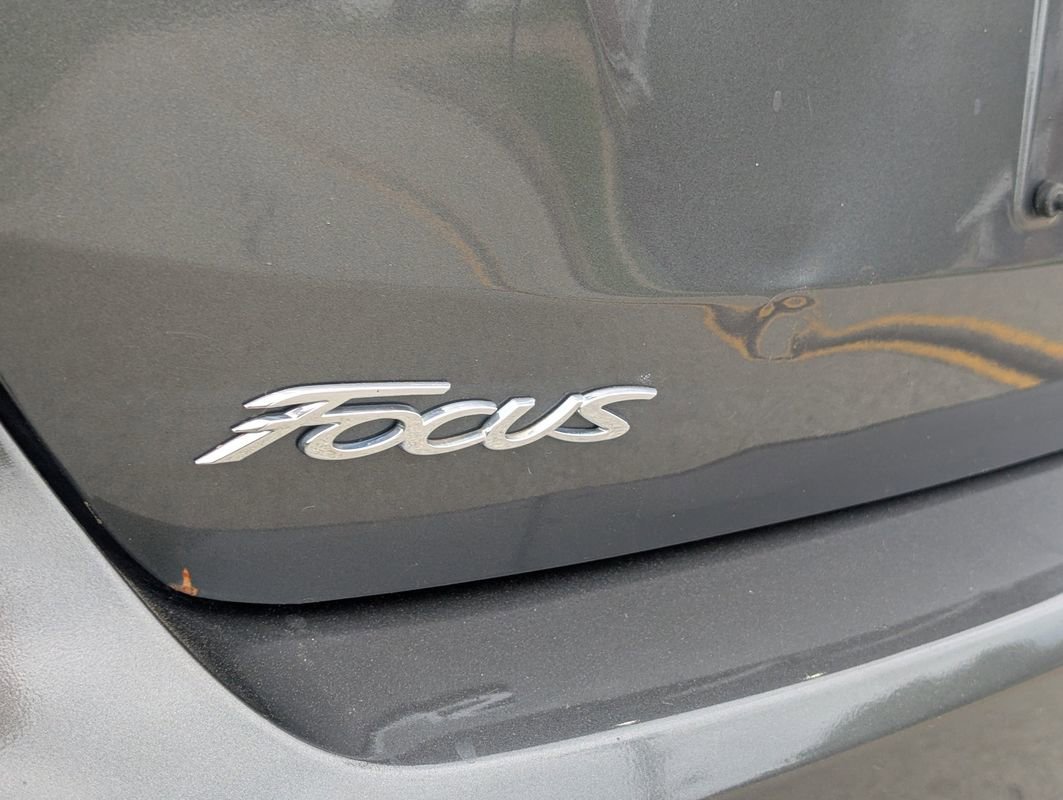Used 2017 Ford Focus SE w/ Cold Weather Package FWD image 26