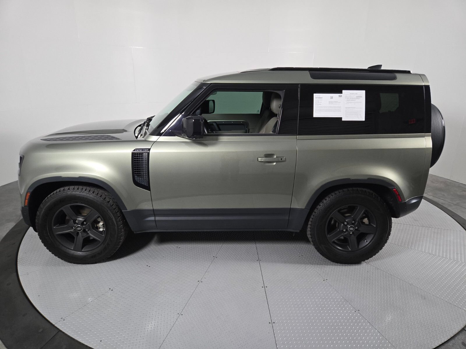 Used 2023 Land Rover Defender 90 S AWD/4WD image 33