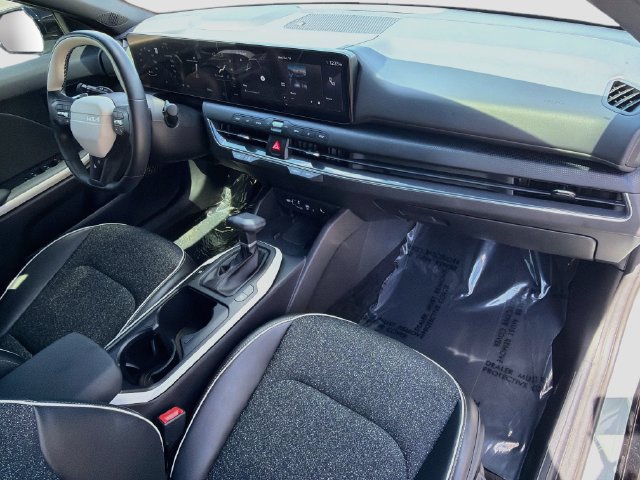 Used 2025 Kia K4 GT-Line w/ GT-Line Sunroof Package FWD image 13