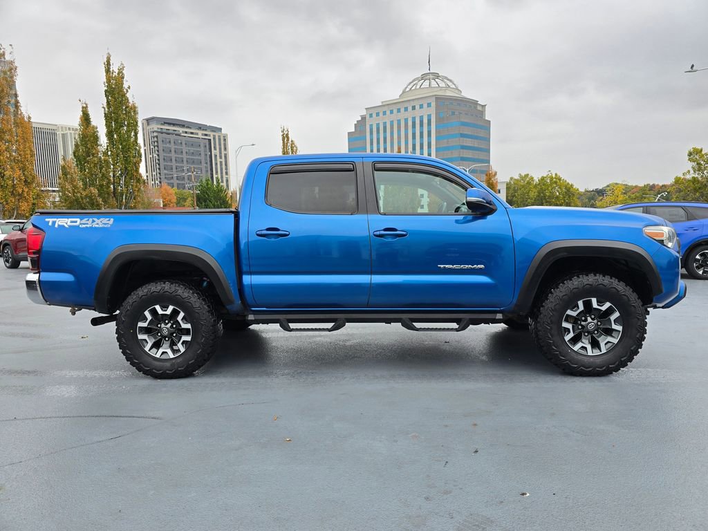 Used 2018 Toyota Tacoma TRD Off-Road image 6