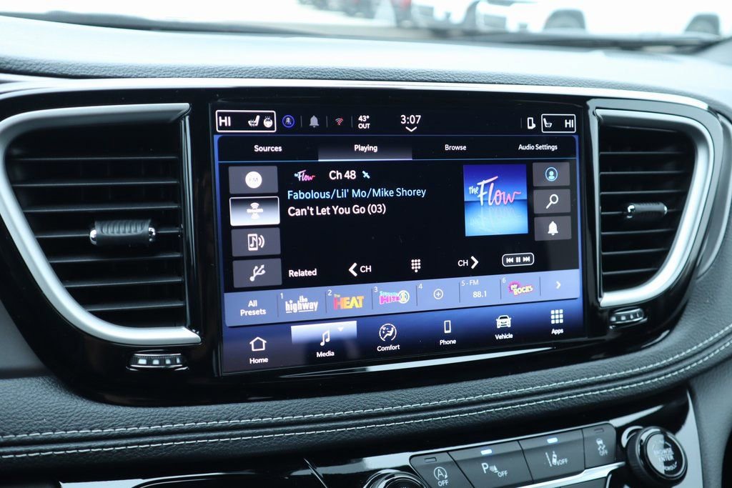 New 2026 Chrysler Pacifica Select FWD image 5