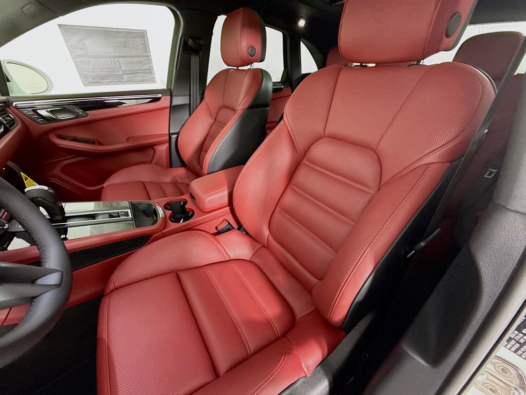 New 2026 Porsche Macan AWD/4WD image 5