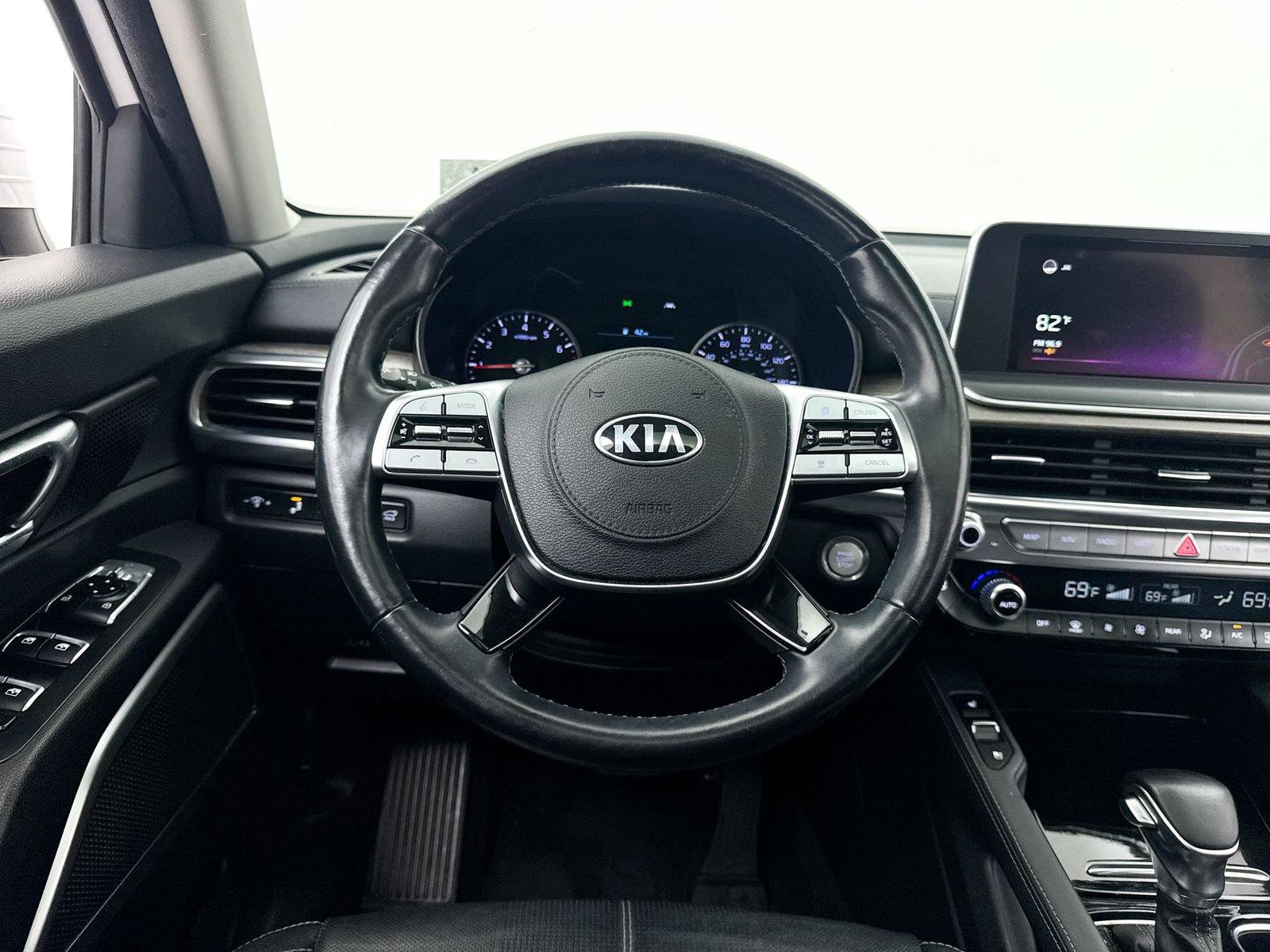 Used 2021 Kia Telluride EX w/ EX Premium Package AWD/4WD image 3
