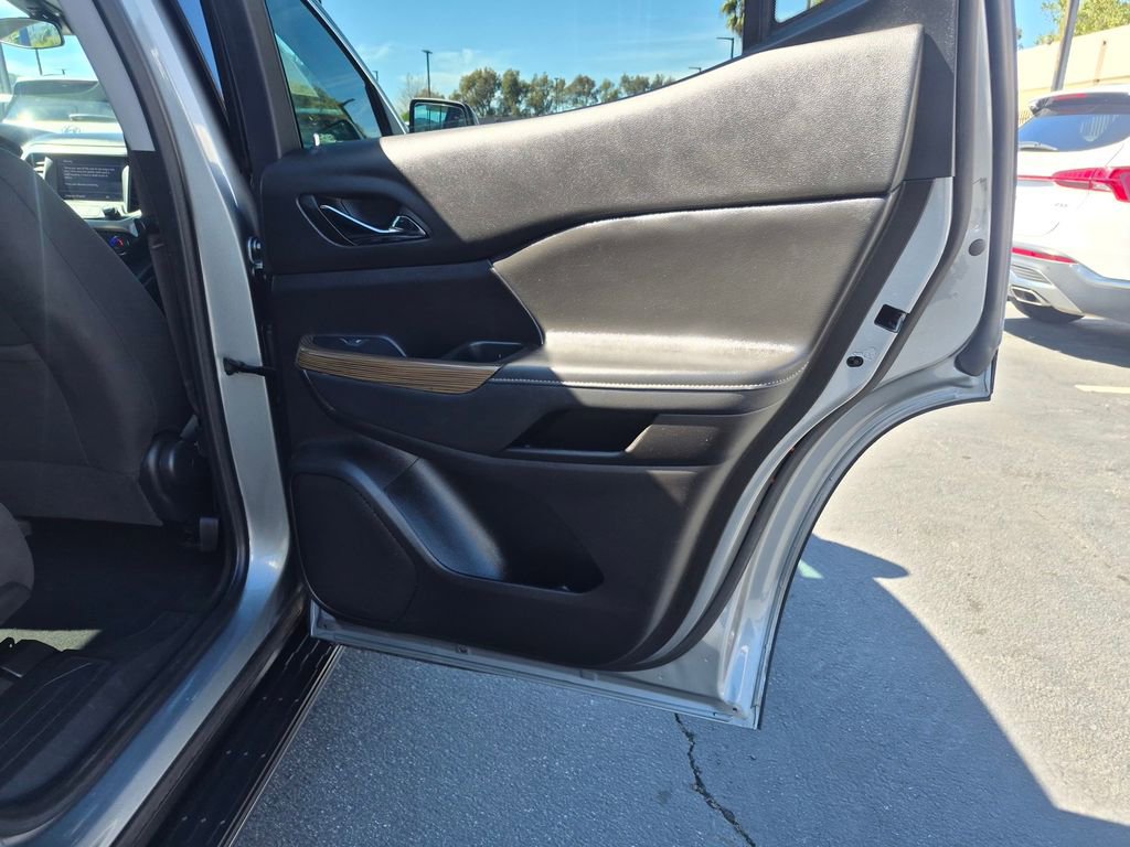 Used 2023 GMC Acadia SLE w/ Driver Convenience Package image 25