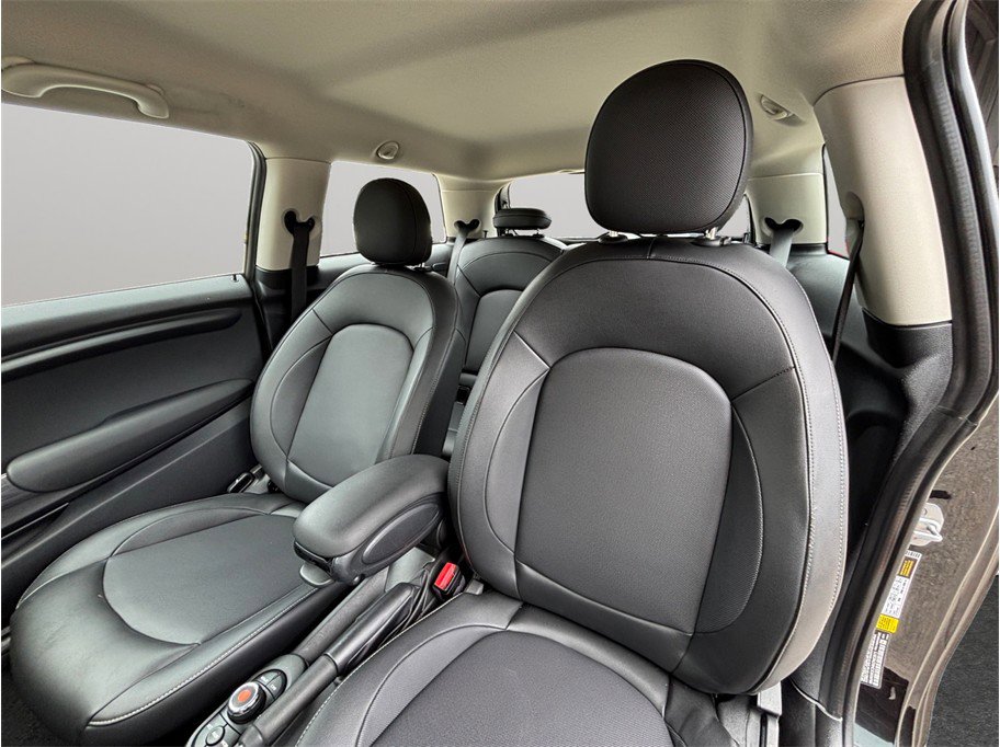 Used 2021 MINI Cooper 2-Door Hardtop FWD image 17