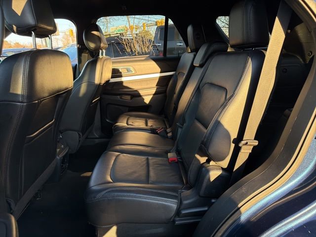 Used 2016 Ford Explorer XLT w/ Equipment Group 202A image 8