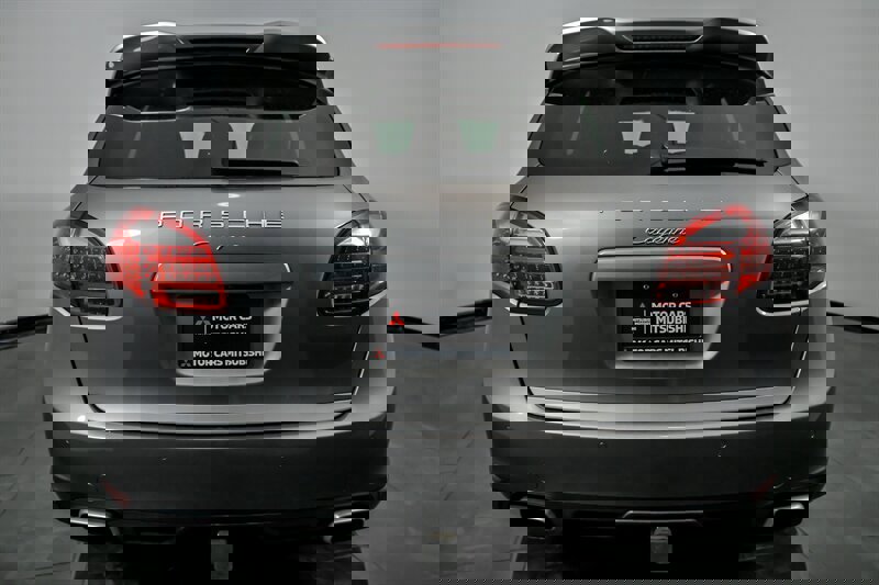 Used 2014 Porsche Cayenne Platinum Edition image 9