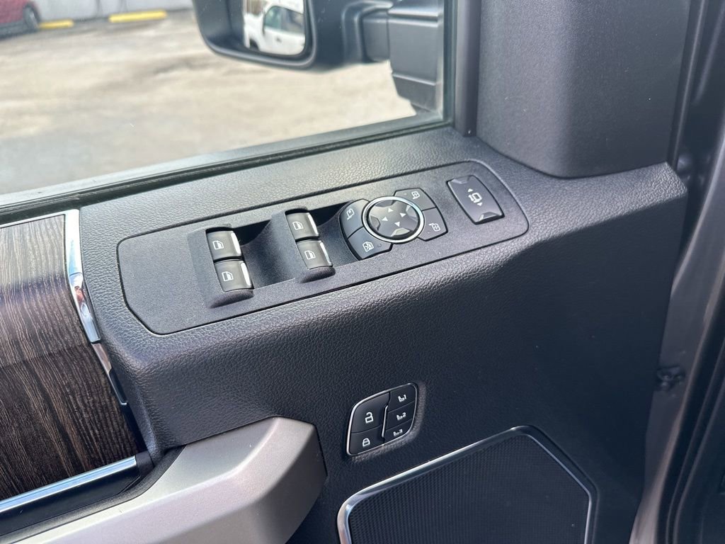 Used 2021 Ford F350 Lariat image 18