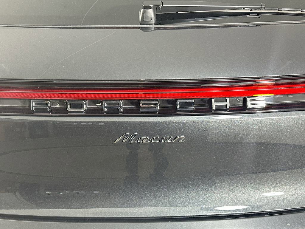 Certified 2026 Porsche Macan AWD/4WD image 35