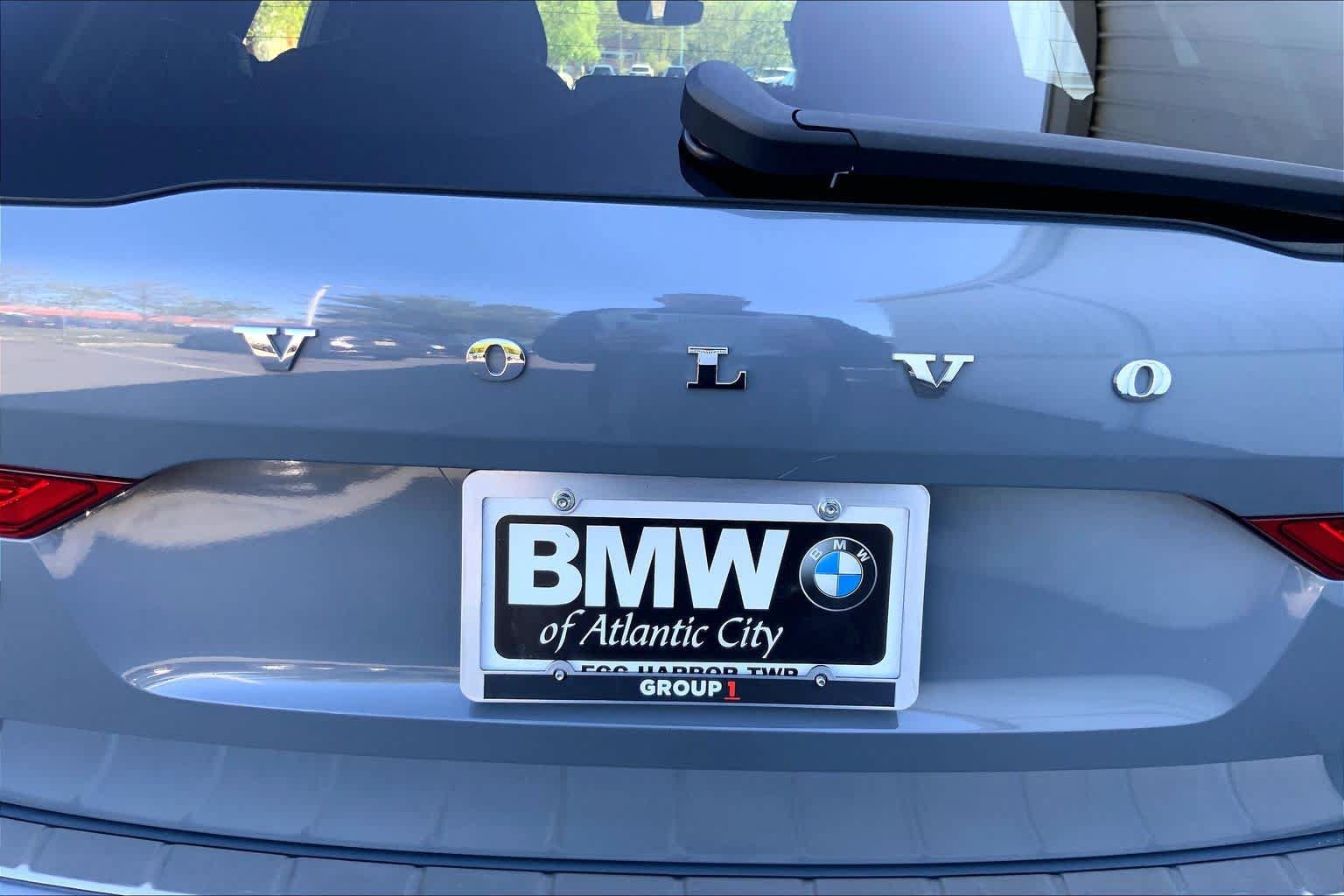 Used 2022 Volvo XC60 B5 Momentum w/ Climate Package AWD/4WD image 10