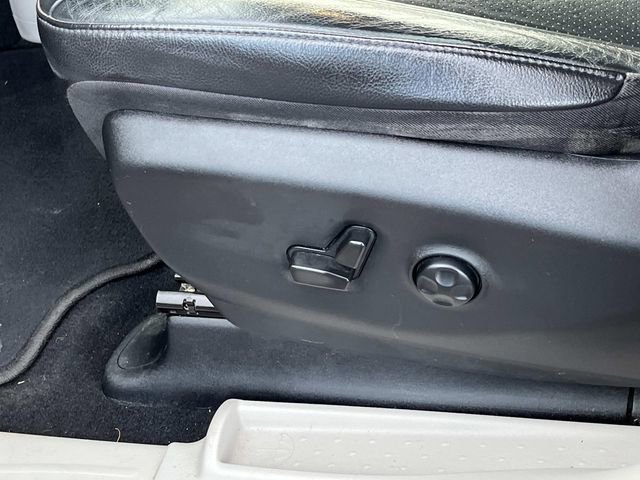 Used 2022 Chrysler Pacifica Touring-L image 26