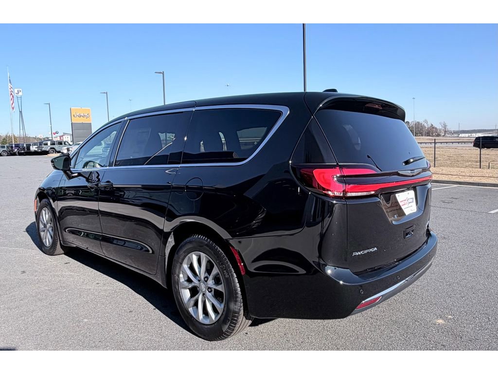 New 2026 Chrysler Pacifica Limited image 6