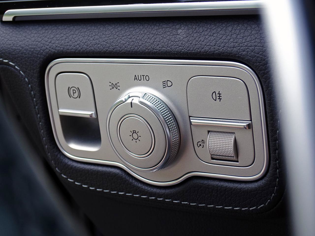 Used 2024 Mercedes-Benz GLE 350 4MATIC w/ 3rd Row Seat Package image 28