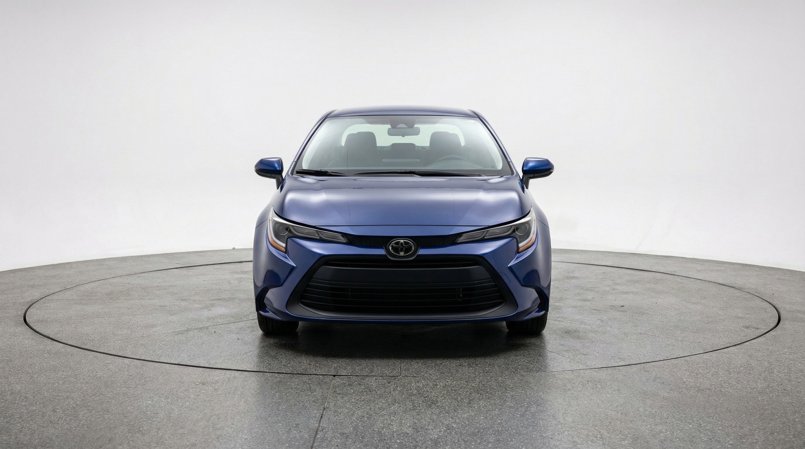 Used 2025 Toyota Corolla LE image 2