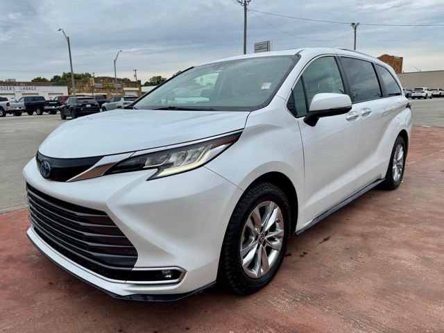 Used 2022 Toyota Sienna Limited