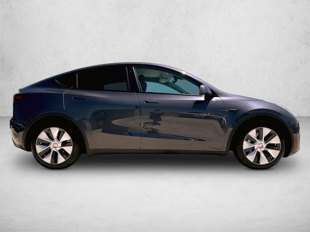 Used 2022 Tesla Model Y Long Range AWD/4WD image 5