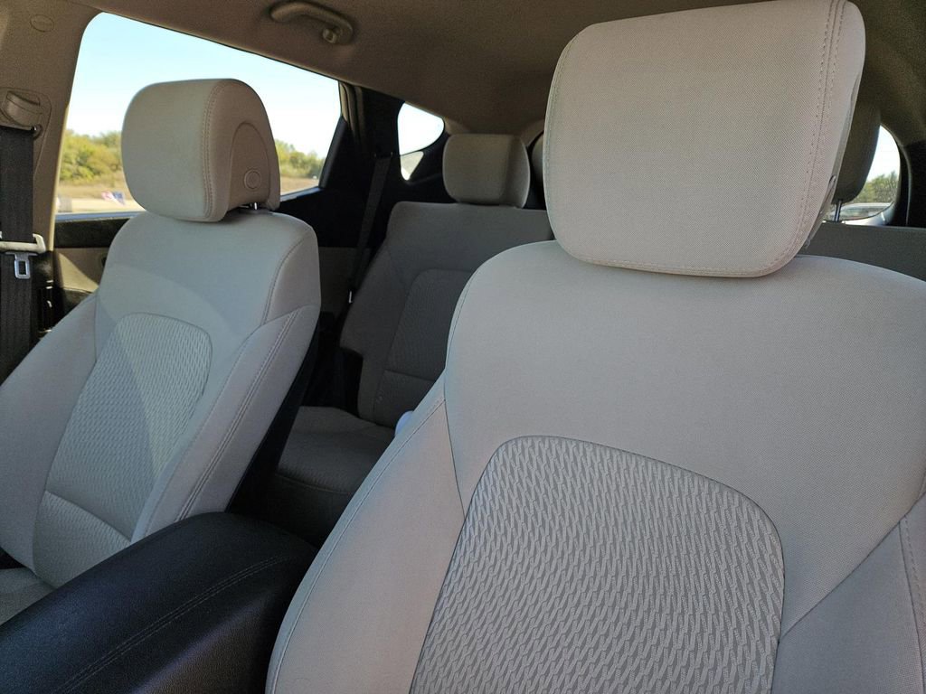 Used 2017 Hyundai Santa Fe Sport image 24