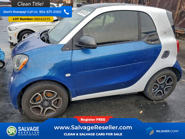 Used 2016 smart fortwo Coupe image 1