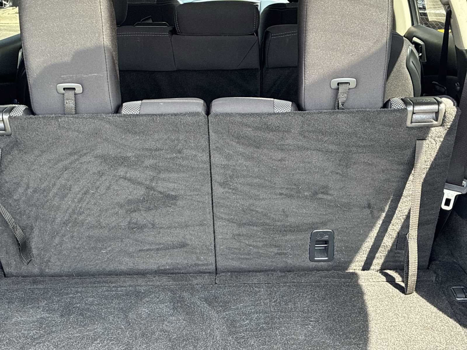 Used 2019 Nissan Pathfinder SV FWD image 19