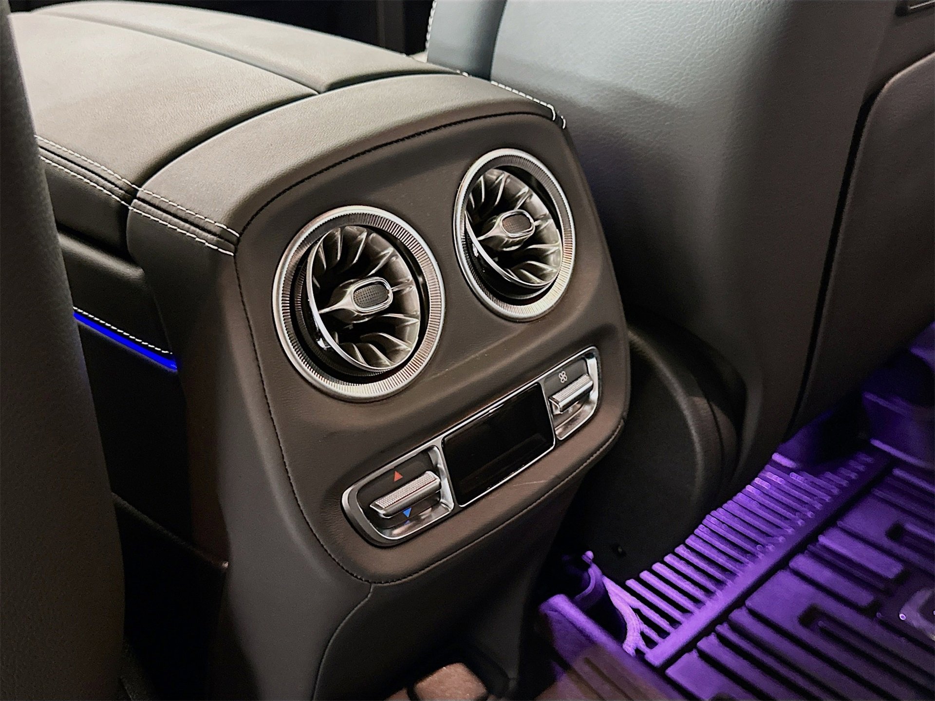 Used 2025 Mercedes-Benz G 550 G 550 image 28