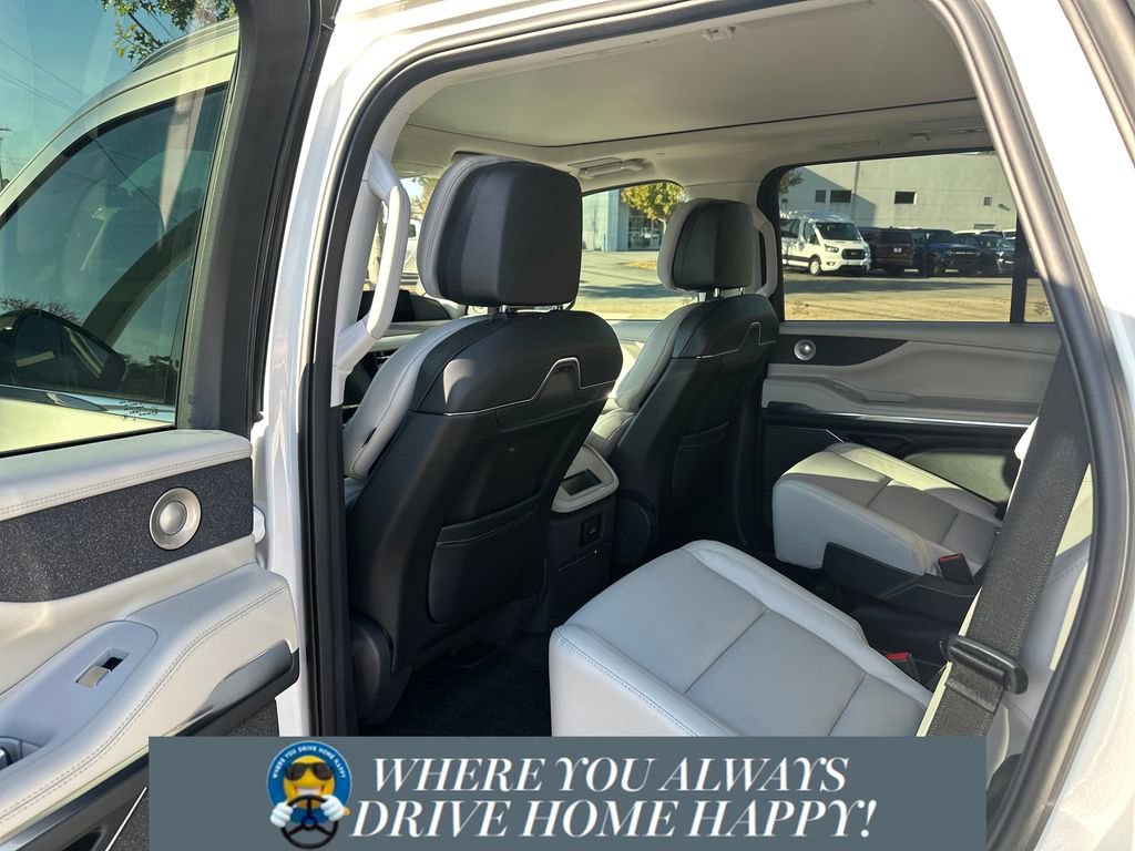 New 2025 Lincoln Navigator Reserve image 25