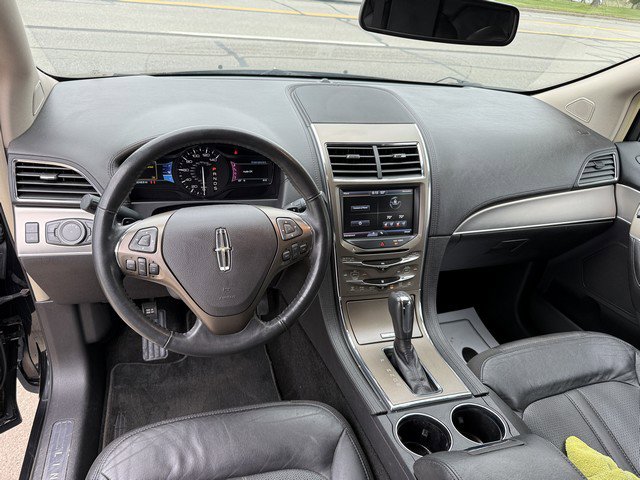 Used 2013 Lincoln MKX FWD image 11