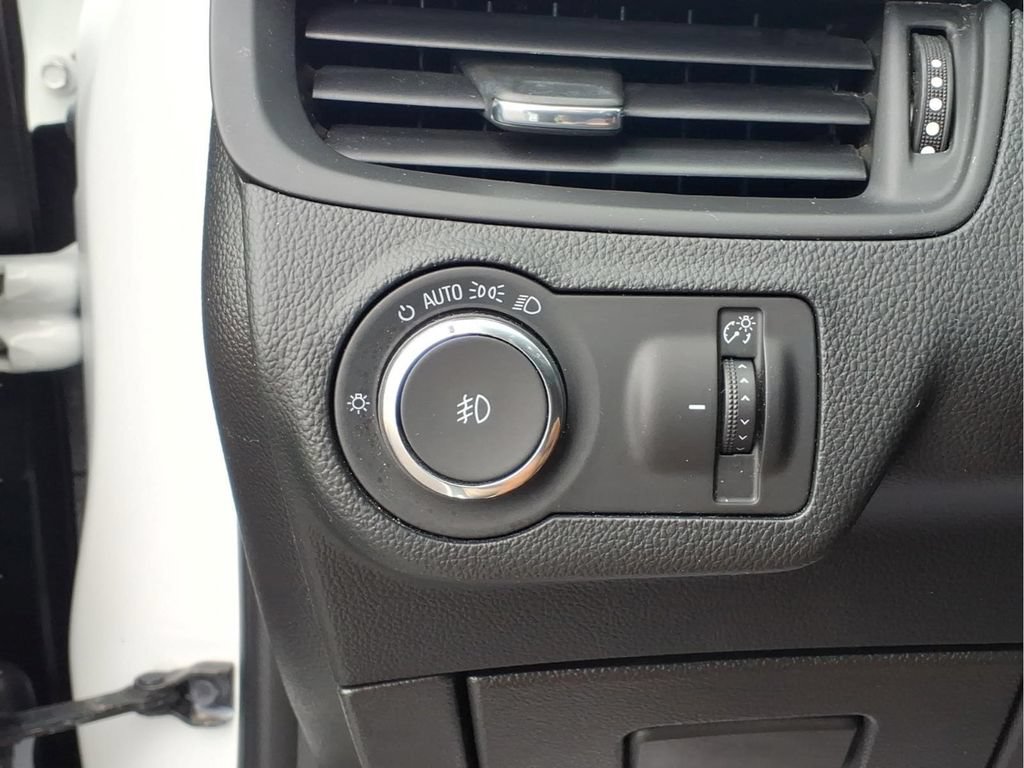 Certified 2017 Buick Envision Essence FWD image 12