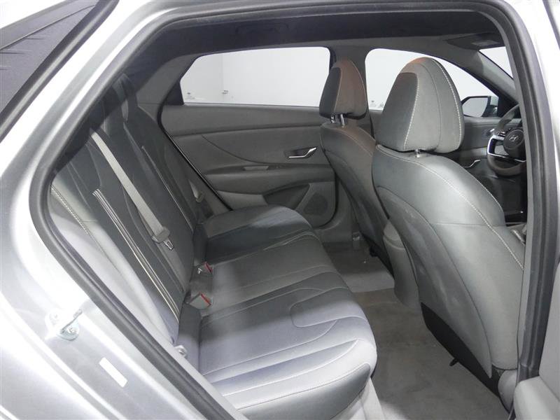 Used 2022 Hyundai Elantra SEL w/ Preferred Accessory Package image 27