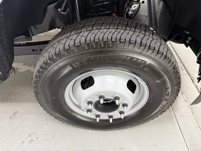 New 2026 Ford F350 XL w/ XL Chrome Package image 4