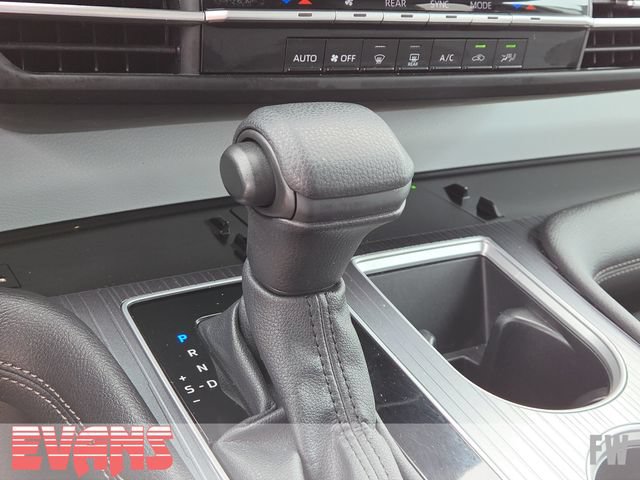 Certified 2025 Toyota Sienna LE FWD image 13