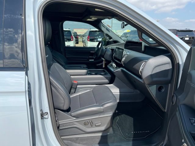 New 2027 Ford Expedition Platinum w/ Stealth Appearance Package AWD/4WD image 12