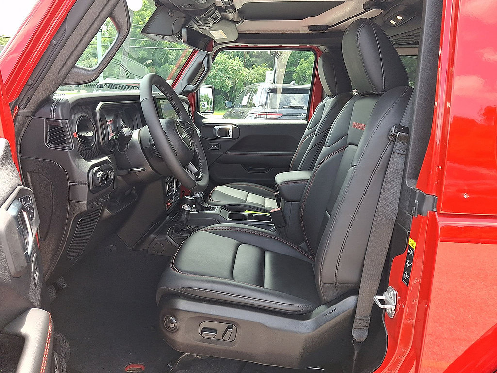 Certified 2025 Jeep Wrangler Rubicon AWD/4WD image 11