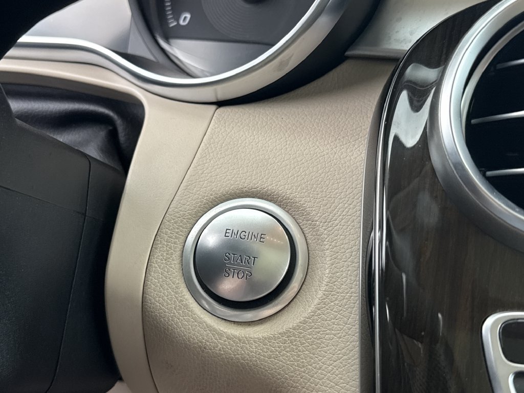 Used 2018 Mercedes-Benz GLC 300 4MATIC image 23