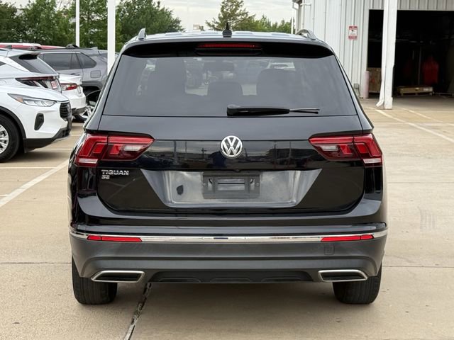 Used 2020 Volkswagen Tiguan SE w/ Panoramic Sunroof Package FWD image 5