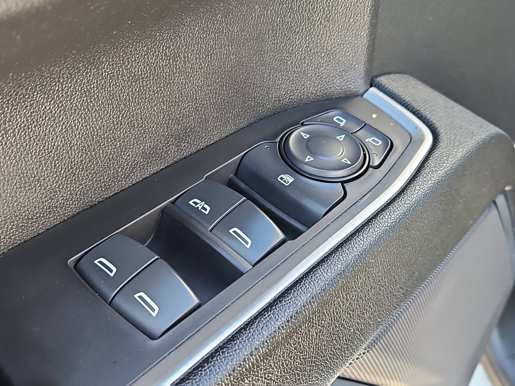 Used 2023 Chevrolet Silverado 1500 LT AWD/4WD image 25