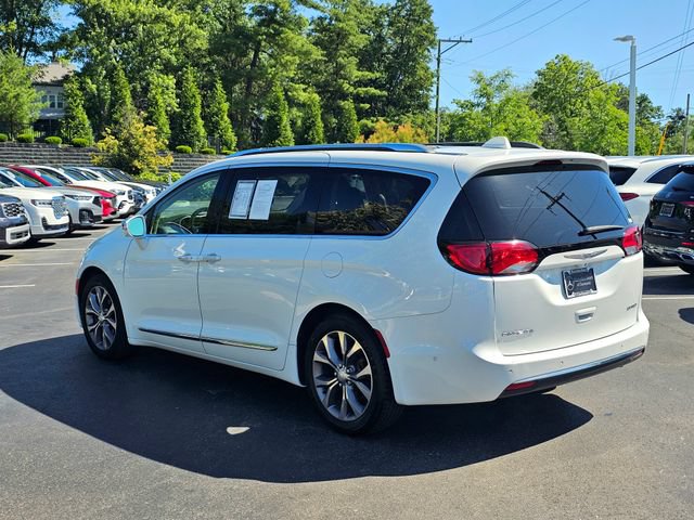 Used 2020 Chrysler Pacifica Limited w/ Tire & Wheel Group FWD image 14