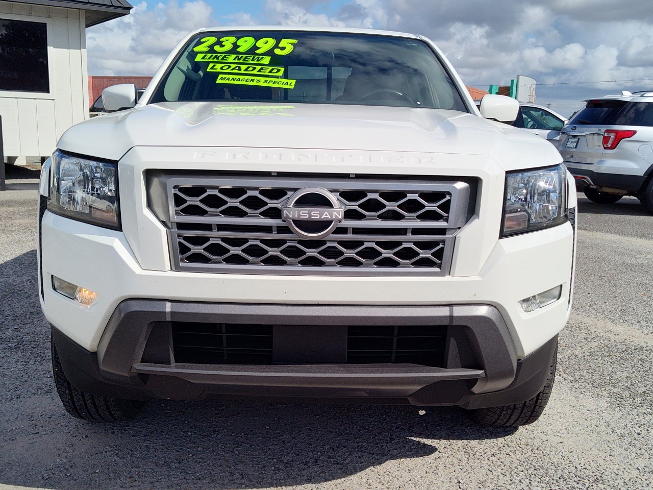 Used 2022 Nissan Frontier SV image 11