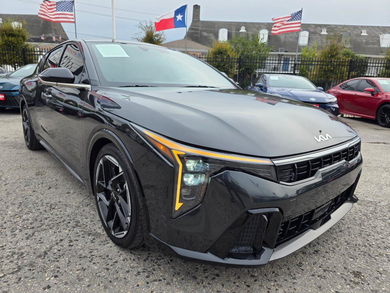 Used 2025 Kia K4 GT-Line w/ GT-Line Premium Package FWD image 3