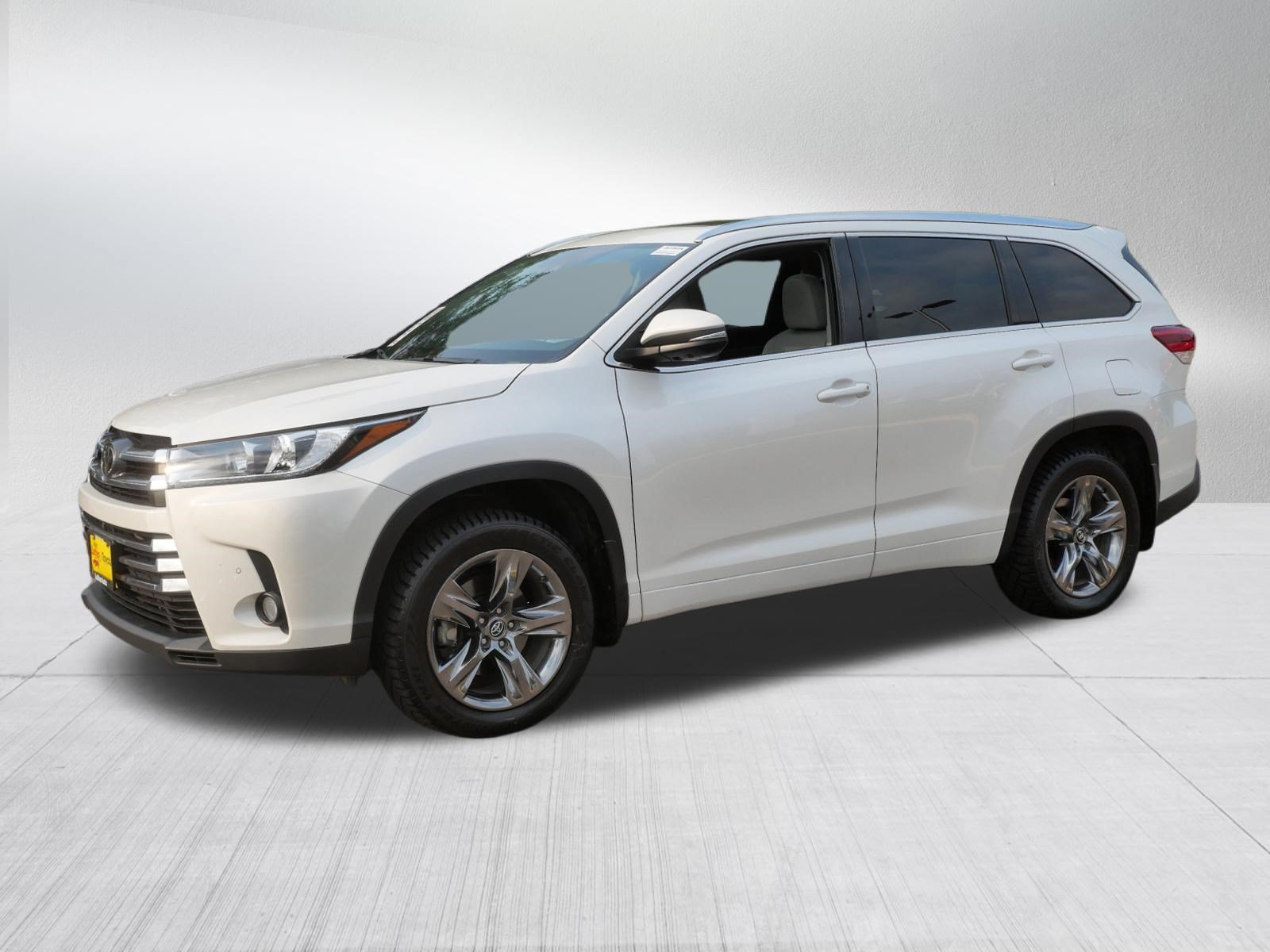 Certified 2017 Toyota Highlander Limited Platinum w/ Carpet Mat Package AWD/4WD image 3