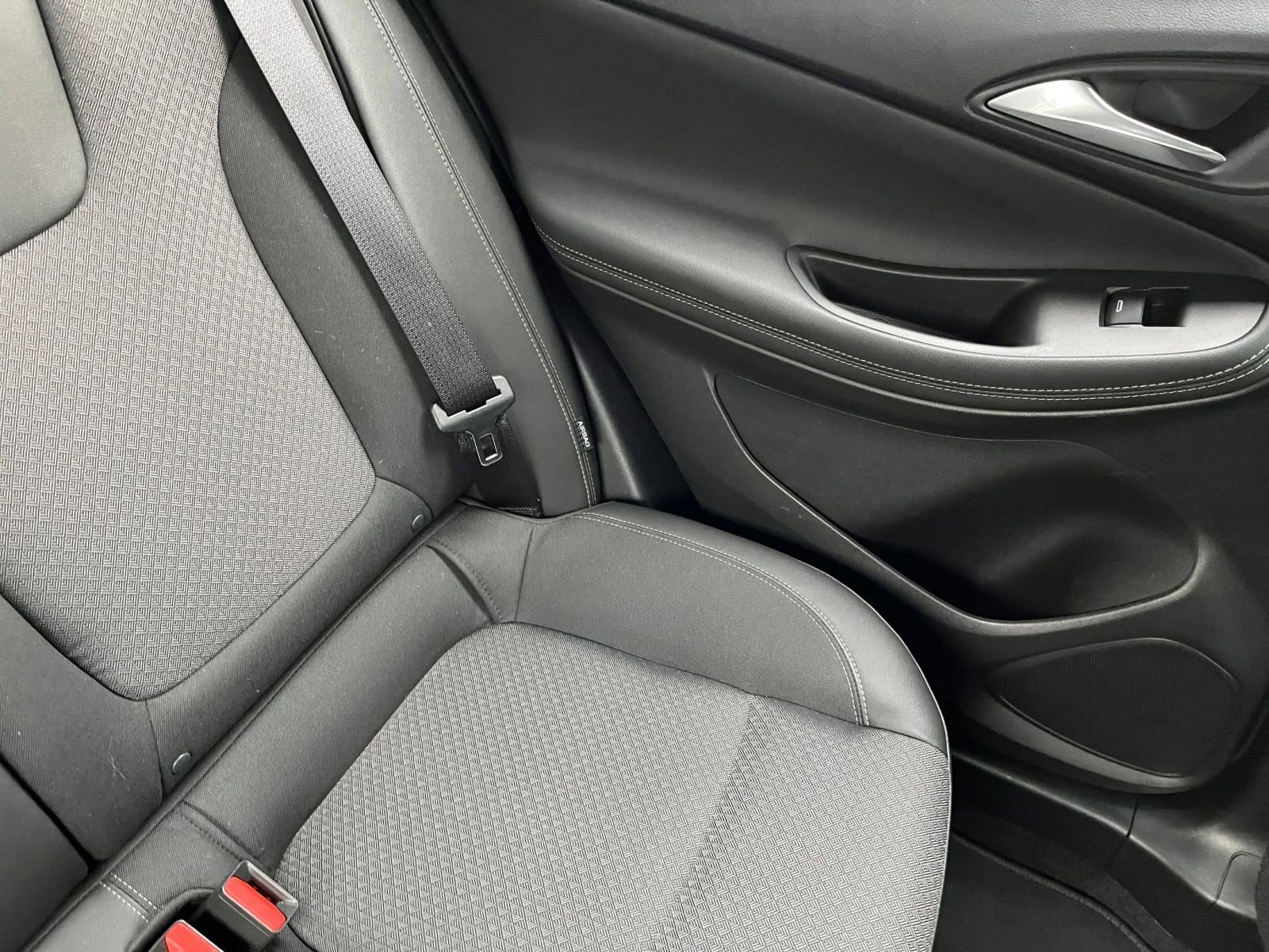 Used 2025 Buick Encore GX Preferred image 35